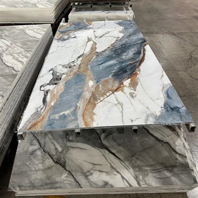 Valkoinen kiiltävä PVC-seinäpaneeli